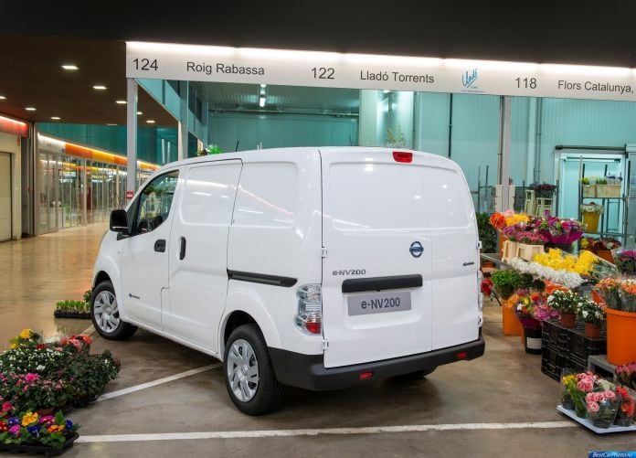 2015 Nissan e-NV200 - фотография 22 из 56 2015 Nissan e-NV200 - фотография 22 из 56