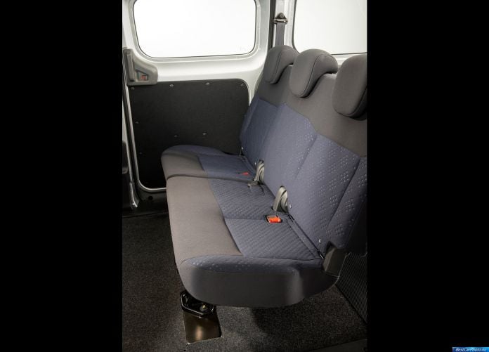 2015 Nissan e-NV200 - фотография 56 из 56 2015 Nissan e-NV200 - фотография 56 из 56