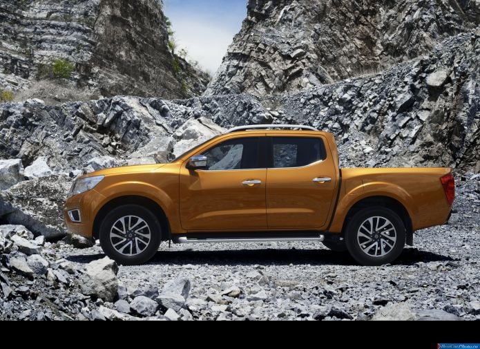 2015 Nissan Navara - фотография 23 из 47