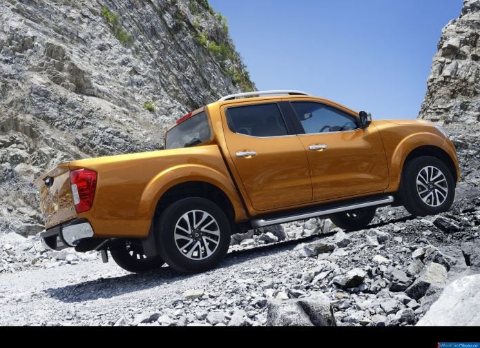 2015 Nissan Navara - фотография 25 из 47
