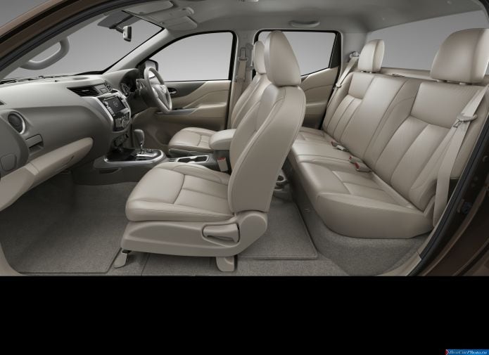 2015 Nissan Navara - фотография 41 из 47