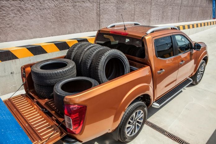 2015 Nissan Navara NP300 - фотография 14 из 22
