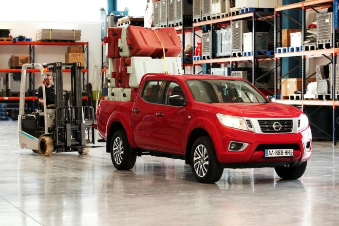 2015 Nissan Navara NP300 - фотография 16 из 22