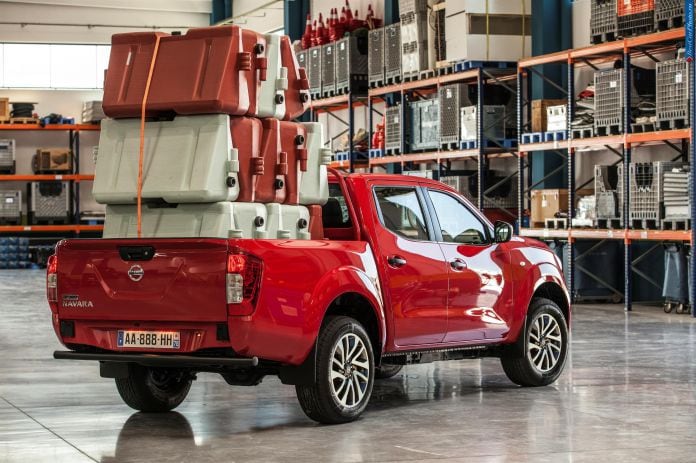 2015 Nissan Navara NP300 - фотография 17 из 22