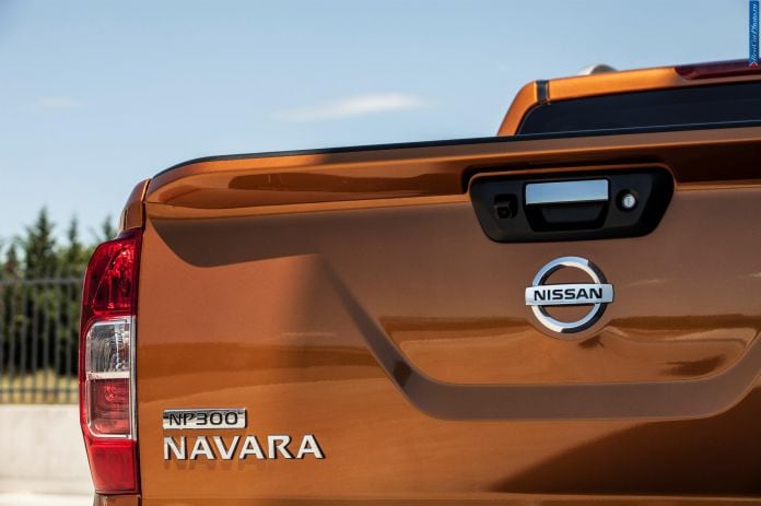 2015 Nissan Navara NP300 - фотография 18 из 22 2015 Nissan Navara NP300 - фотография 18 из 22