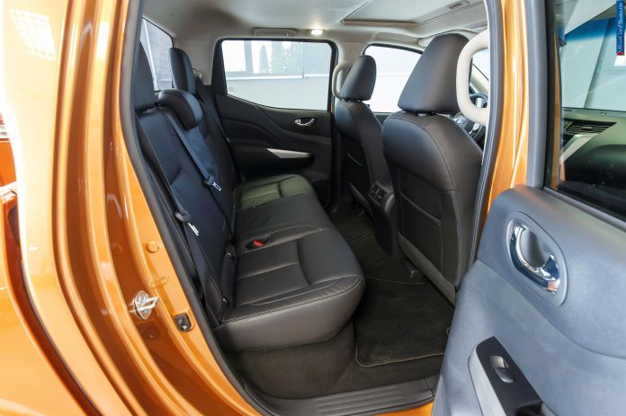 2015 Nissan Navara NP300 - фотография 19 из 22