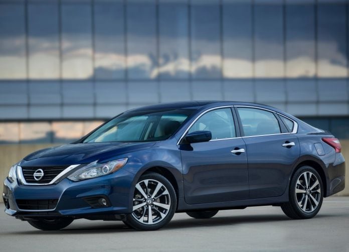 2016 Nissan Altima SR - фотография 2 из 17 2016 Nissan Altima SR - фотография 2 из 17