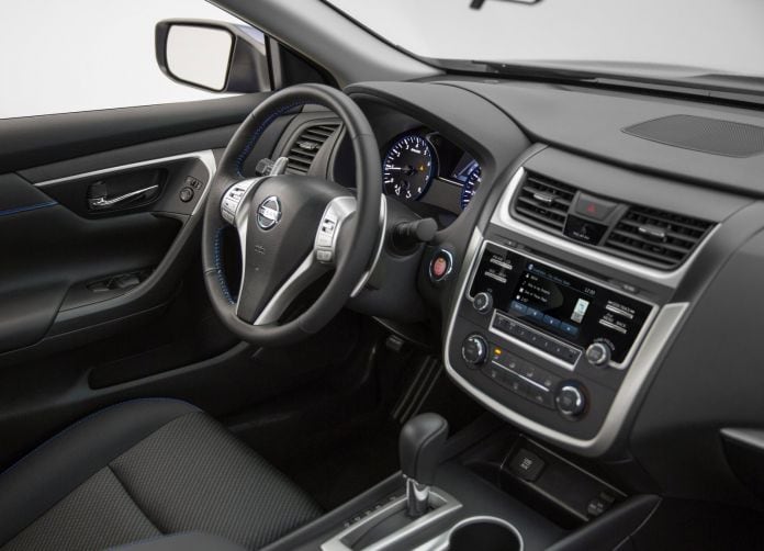 2016 Nissan Altima SR - фотография 7 из 17 2016 Nissan Altima SR - фотография 7 из 17