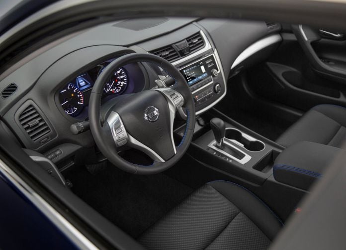 2016 Nissan Altima SR - фотография 8 из 17 2016 Nissan Altima SR - фотография 8 из 17