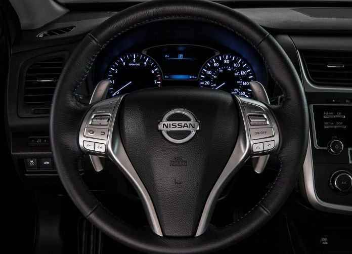 2016 Nissan Altima SR - фотография 9 из 17 2016 Nissan Altima SR - фотография 9 из 17