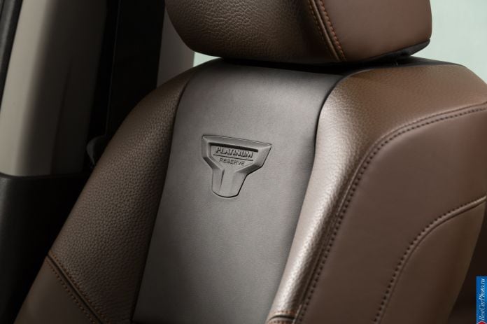 2016 Nissan Titan XD - фотография 37 из 47