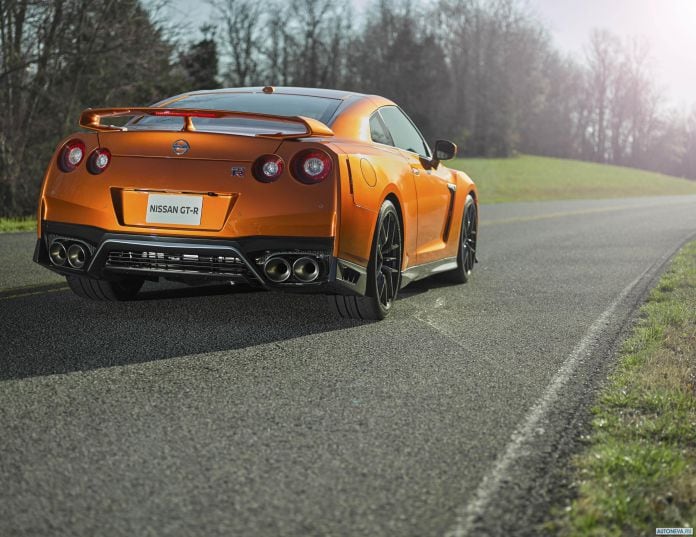 2017 Nissan GT-R - фотография 2 из 43 2017 Nissan GT-R - фотография 2 из 43