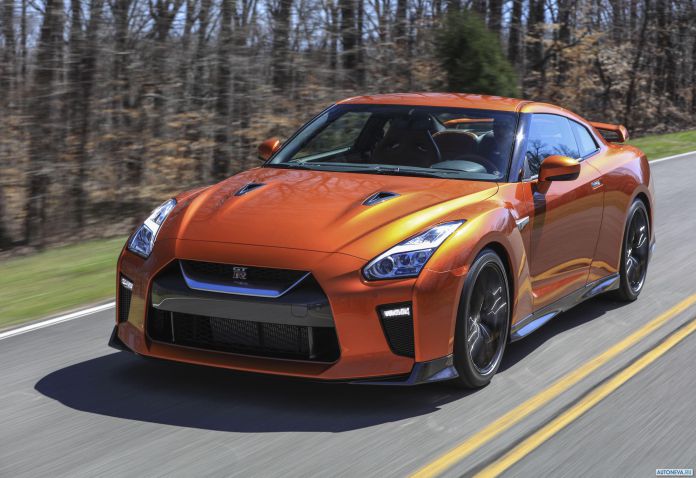 2017 Nissan GT-R - фотография 11 из 43