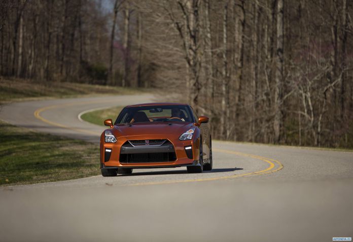 2017 Nissan GT-R - фотография 14 из 43