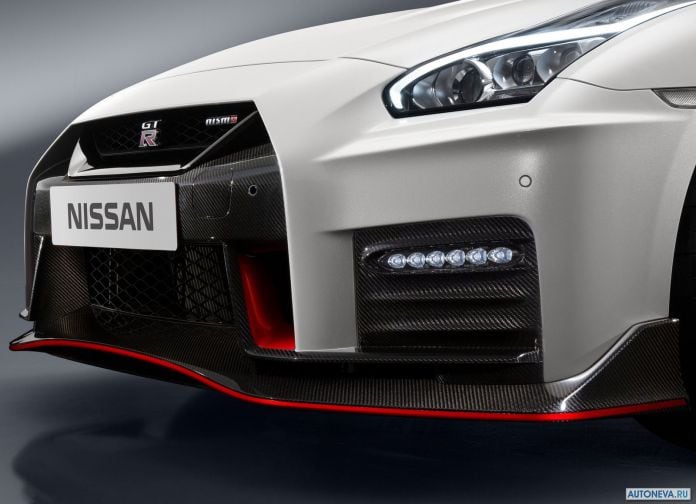 2017 Nissan GT-R Nismo - фотография 10 из 12 2017 Nissan GT-R Nismo - фотография 10 из 12