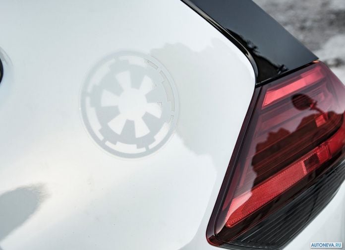 2017 Nissan Rogue One Star Wars Edition - фотография 32 из 47