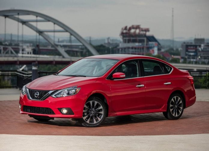 2017 Nissan Sentra SR Turbo - фотография 2 из 40