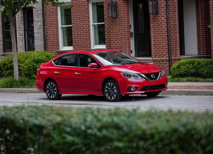 2017 Nissan Sentra SR Turbo - фотография 3 из 40