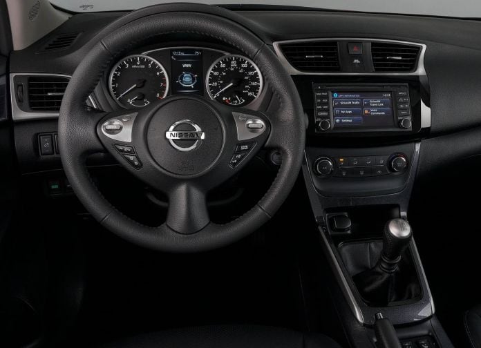 2017 Nissan Sentra SR Turbo - фотография 22 из 40