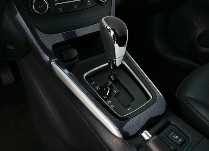 2017 Nissan Sentra SR Turbo - фотография 27 из 40