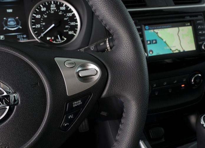 2017 Nissan Sentra SR Turbo - фотография 32 из 40 2017 Nissan Sentra SR Turbo - фотография 32 из 40