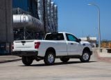 nissan_2017_titan_single_cab_013.jpg
