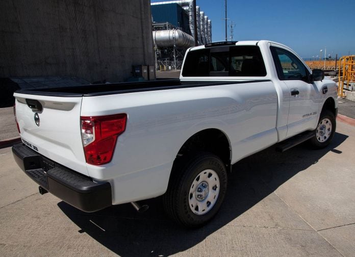 2017 Nissan Titan Single Cab - фотография 14 из 44