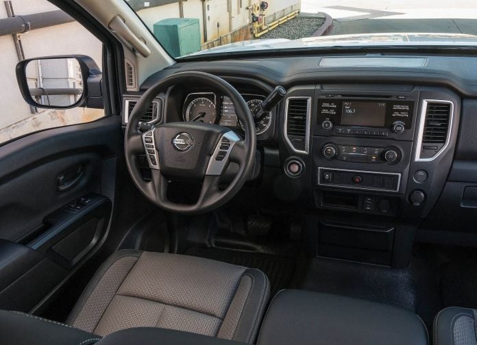 2017 Nissan Titan Single Cab - фотография 19 из 44