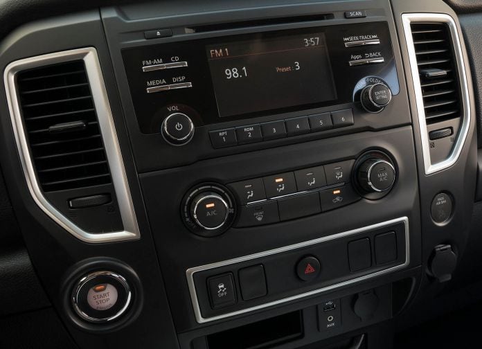 2017 Nissan Titan Single Cab - фотография 30 из 44