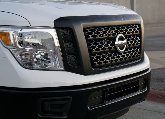 2017 Nissan Titan Single Cab - фотография 35 из 44