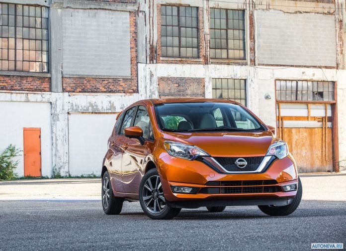2017 Nissan Versa Note - фотография 2 из 21
