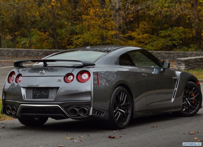 2018 Nissan GT-R US-version - фотография 9 из 15