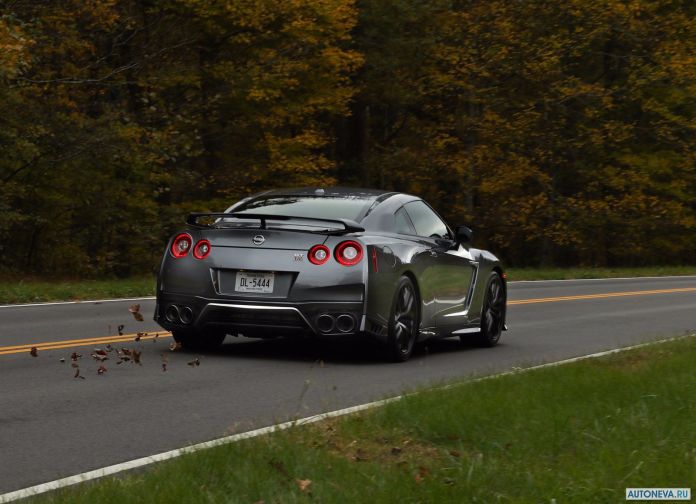 2018 Nissan GT-R US-version - фотография 11 из 15
