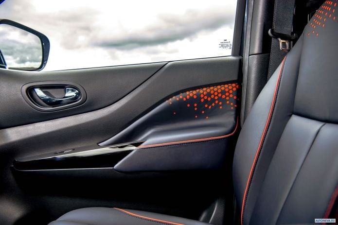2018 Nissan Navara Dark Sky Concept - фотография 21 из 38