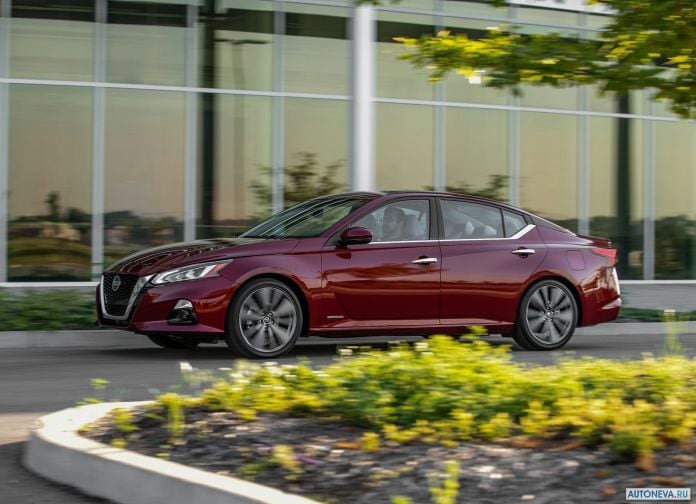 2019 Nissan Altima - фотография 10 из 73