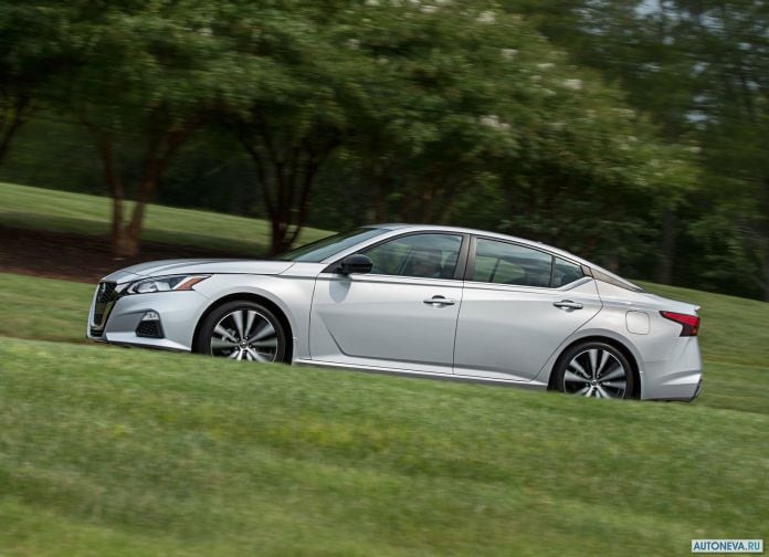 2019 Nissan Altima - фотография 14 из 73