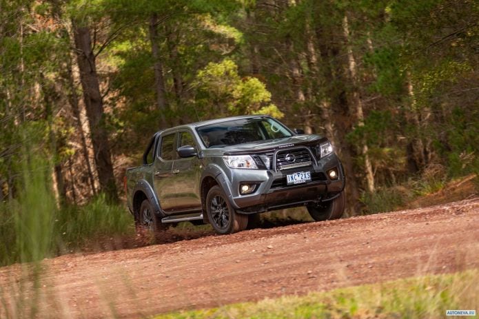 2019 Nissan Navara ST Black Edition Dual Cab - фотография 12 из 26