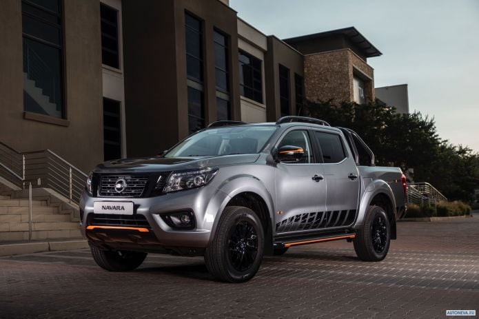 2019 Nissan Navara Stealth Double Cab - фотография 8 из 32