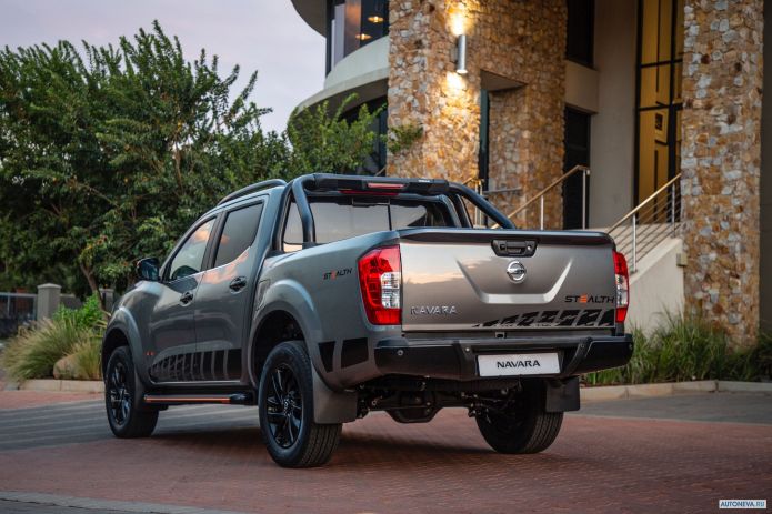 2019 Nissan Navara Stealth Double Cab - фотография 15 из 32