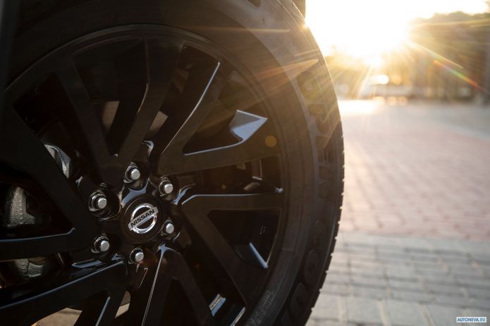 2019 Nissan Navara Stealth Double Cab - фотография 30 из 32 2019 Nissan Navara Stealth Double Cab - фотография 30 из 32
