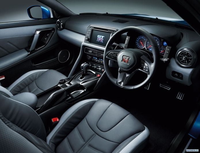 2020 Nissan GT-R 50th Anniversary - фотография 5 из 20 2020 Nissan GT-R 50th Anniversary - фотография 5 из 20