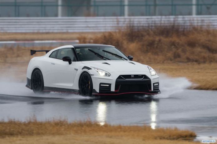 2020 Nissan GT-R Nismo - фотография 6 из 30