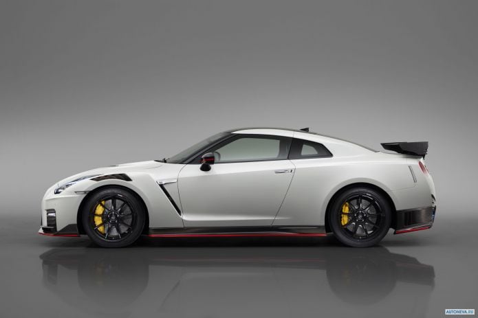 2020 Nissan GT-R Nismo - фотография 8 из 30