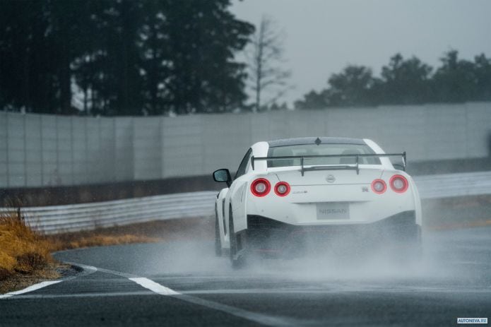 2020 Nissan GT-R Nismo - фотография 10 из 30 2020 Nissan GT-R Nismo - фотография 10 из 30