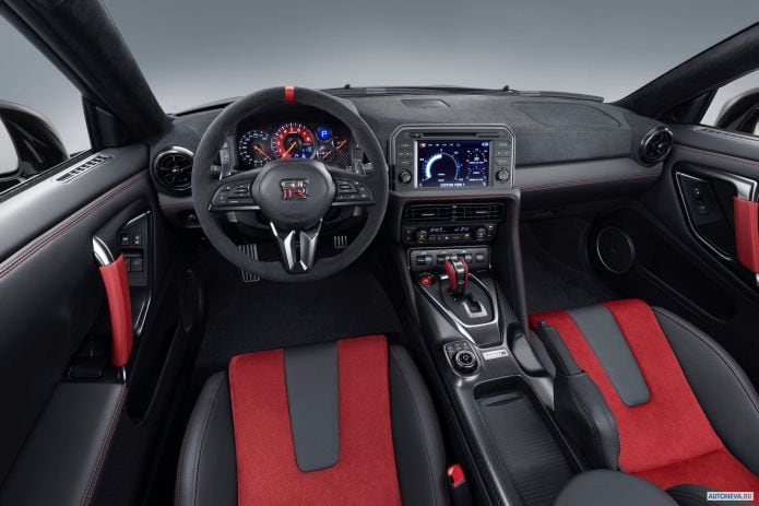 2020 Nissan GT-R Nismo - фотография 15 из 30 2020 Nissan GT-R Nismo - фотография 15 из 30
