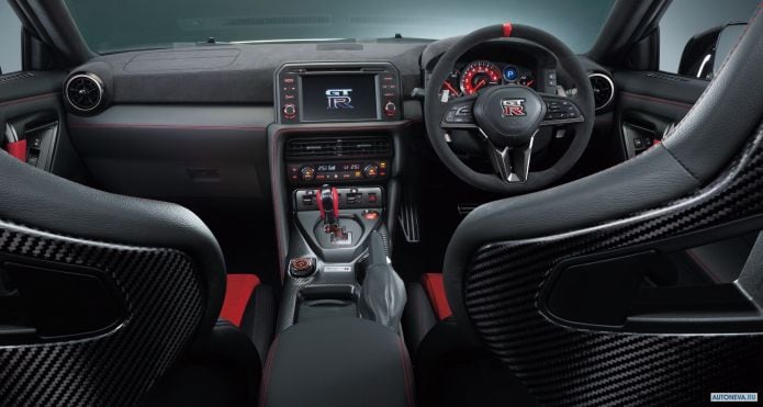 2020 Nissan GT-R Nismo - фотография 17 из 30 2020 Nissan GT-R Nismo - фотография 17 из 30
