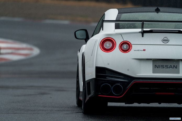 2020 Nissan GT-R Nismo - фотография 29 из 30 2020 Nissan GT-R Nismo - фотография 29 из 30