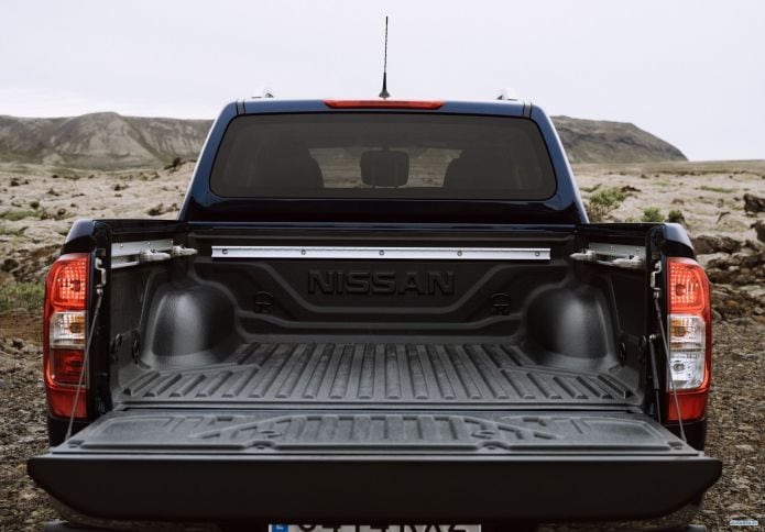 2020 Nissan Navara - фотография 18 из 23 2020 Nissan Navara - фотография 18 из 23