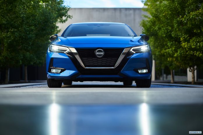 2020 Nissan Sentra - фотография 2 из 40