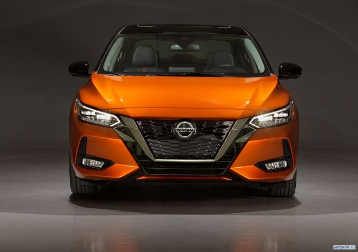 2020 Nissan Sentra - фотография 4 из 40